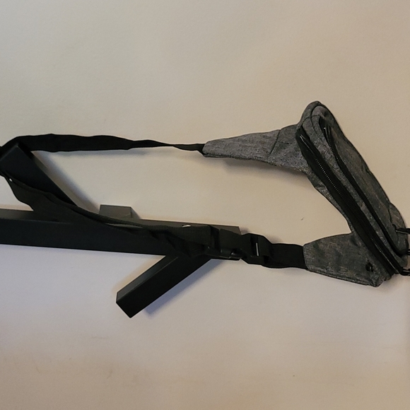 Fanny pack/cross body bag - Picture 4 of 4